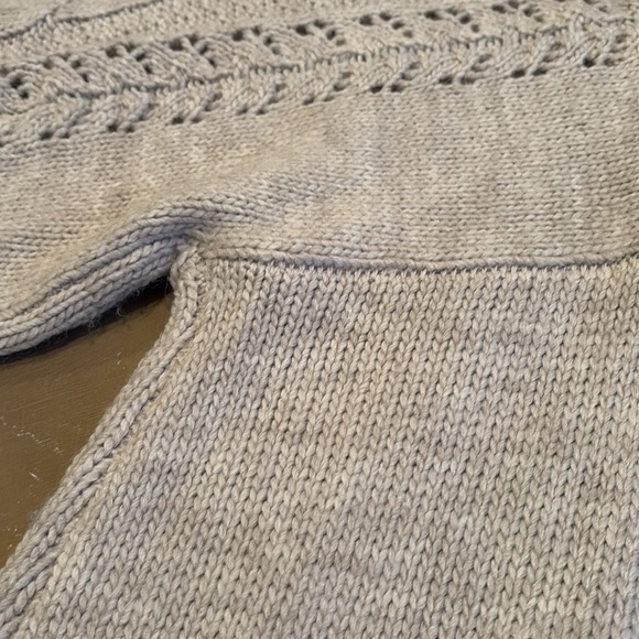 Cupcakes and Cashmere sweater - Picture 5 of 6